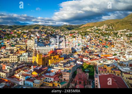 Paysage de la ville de guanajuato avec la cathédrale de guanajuato au mexique Banque D'Images