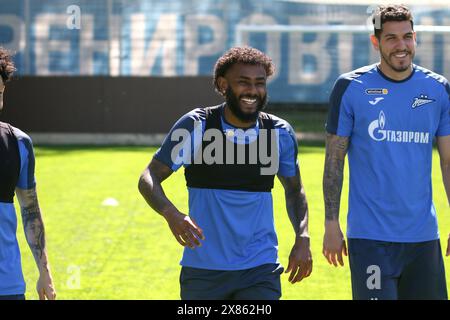 Marcus Wendel Valle da Silva, connu sous le nom de Wendel (C), un joueur du club de football Zenit vu lors d'une séance d'entraînement ouverte à la base d'entraînement du Zenit FC à Pétersbourg avant le match de football Zenit Saint Petersburg - Rostov, qui se tiendra à Saint Pétersbourg, en Russie. (Photo de Maksim Konstantinov / SOPA images/SIPA USA) Banque D'Images