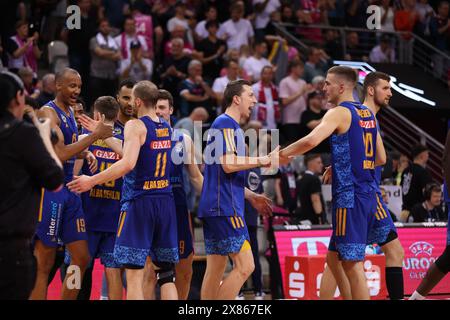 Bonn, Deutschland. 21 mai 2024. Alba Spieler Schlussjubel, Telekom Baskets Bonn vs Alba Berlin, easyCredit BBL, 3. Viertelfinale, Bonn, 21.05.2024. Crédit : Juergen Schwarz/Alamy Live News Banque D'Images