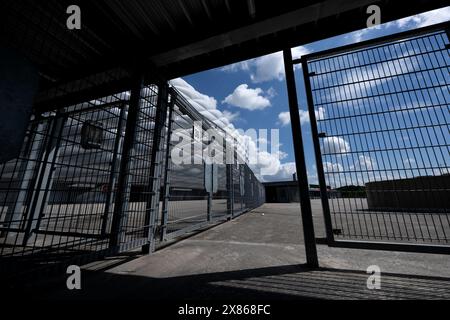 Munich, Allemagne. 23 mai 2024. Une porte d'entrée de l'arène de football de Munich (Allianz Arena). Le match d'ouverture du Championnat d'Europe de football aura lieu dans l'arène le 14 juin 2024. Le Championnat d'Europe de football se déroule du 14 juin au 14 juillet. Crédit : Sven Hoppe/dpa/Alamy Live News Banque D'Images