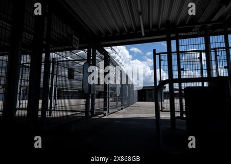 Munich, Allemagne. 23 mai 2024. Une porte d'entrée de l'arène de football de Munich (Allianz Arena). Le match d'ouverture du Championnat d'Europe de football aura lieu dans l'arène le 14 juin 2024. Le Championnat d'Europe de football se déroule du 14 juin au 14 juillet. Crédit : Sven Hoppe/dpa/Alamy Live News Banque D'Images