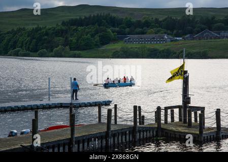 Formation des cadets de la mer sur des bateaux à rames, lac Killington, Cumbria, Angleterre, Royaume-Uni Banque D'Images