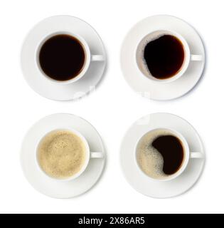 Café aromatique dans des tasses isolé sur blanc, vue de dessus Banque D'Images