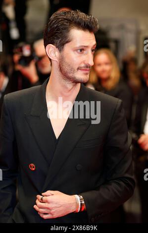 Pierre Niney BEI der Premiere des Kinofilms le Comte de Monte-Cristo auf dem Festival de Cannes 2024 / 77. Internationale Filmfestspiele von Cannes im Palais des Festivals. Cannes, 22.05.2024 *** Pierre Niney à la première du long métrage le Comte de Monte Cristo au Festival de Cannes 2024 77 Festival International du film de Cannes au Palais des Festivals Cannes, 22 05 2024 Foto:xD.xBedrosianx/xFuturexImagex christo 4517 Banque D'Images