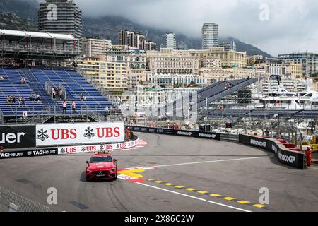 La FIA Mercedes-AMG GT 63 S 4MATIC+ Medical car lors du Grand Prix de formule 1 de Monaco 2024, 8ème manche du Championnat du monde de formule 1 2024 du 23 au 26 mai 2024 sur le circuit de Monaco, à Monaco Banque D'Images