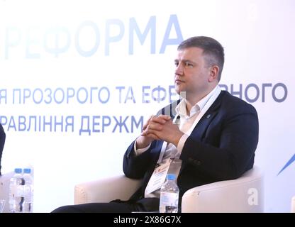 KIEV, UKRAINE - 22 MAI 2024 - le président du Fonds des biens de l'État ukrainien, Vitaliy Koval, assiste à la Conférence sur la réforme des entreprises : la voie vers une gestion transparente et efficace des biens de l'État à Kiev, capitale de l'Ukraine. Banque D'Images