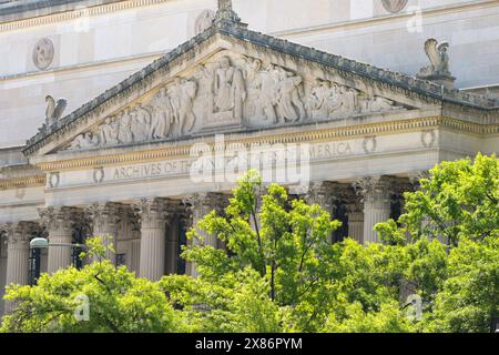Washington DC, États-Unis - 2 mai 2024 : extérieur du bâtiment des Archives nationales des États-Unis d'Amérique à Washington DC Banque D'Images