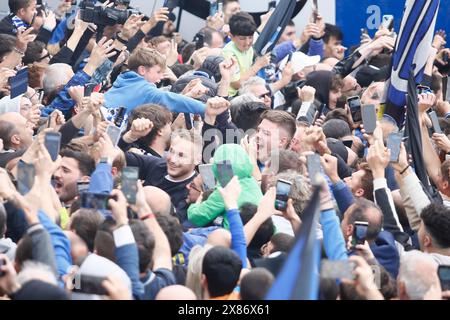 Bergame, Italie. 23 mai 2024. L'équipe Atalanta revient en Italie après la victoire du match de football de l'UEFA Europa League entre Atalanta BC et Bayer Leverkusen, Bergame, Italie - jeudi 23 mai 2024. Sport - Soccer . (Photo Alberto Mariani/LaPresse) crédit : LaPresse/Alamy Live News Banque D'Images