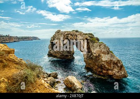 Courte visite spontanée au sud-est de l'île Baléares de Majorque à la forteresse es Fonti près de Cala d'Or - Espagne Banque D'Images