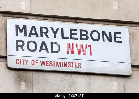 Londres, Royaume-Uni - 4 mars 2024 : gros plan d'un panneau de rue pour Marylebone Road à Londres, Royaume-Uni. Banque D'Images