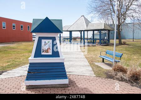 Affiches publicitaires sur la décoration d'un phare au centre-ville de Summerside, Île-du-Prince-Édouard, Canada Banque D'Images