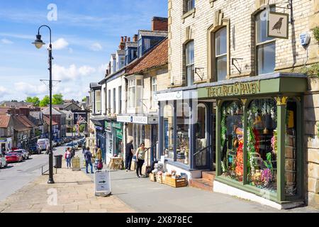 Ville de Pickering avec de petites boutiques excentriques sur Birdgate Pickering North Yorkshire Angleterre GB Europe Banque D'Images