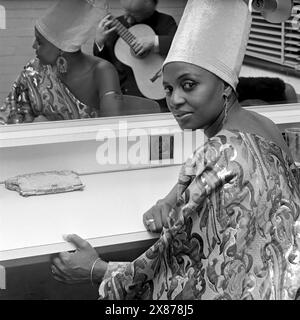 Miriam Makeba. Portrait de la chanteuse et compositrice sud-africaine, Zenzile Miriam Makeba (1932-2008) par Rob Mieremet, 1969 Banque D'Images