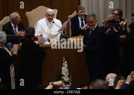 23 mai 2024 - LE PAPE FRANÇOIS a participé aux derniers moments de la rencontre internationale de sens des Scholas Occurrentes au Vatican. - État de la Cité du Vatican © EvandroInetti via ZUMA Wire (crédit image : © Evandro Inetti/ZUMA Press Wire) USAGE ÉDITORIAL SEULEMENT! Non destiné à UN USAGE commercial ! Banque D'Images