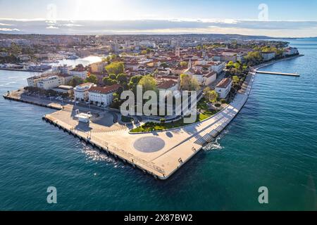 Meeresorgel, Solarinstallation Gruss an die sonne und die Altstadt von Zadar aus der Luft gesehen, Kroatien, Europa Banque D'Images