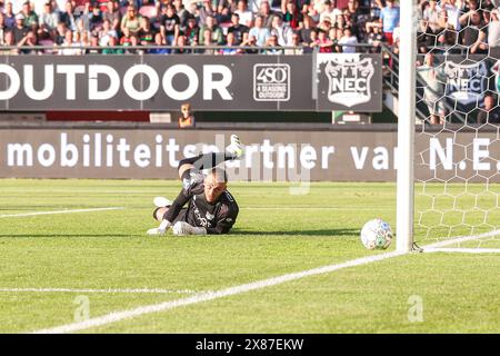 Nimègue, pays-Bas. 23 mai 2024. NIMÈGUE, PAYS-BAS - 23 MAI : le gardien Jasper Cillessen de NEC s'occupe du ballon lors du match de demi-finale de la Ligue européenne entre NEC et Go Ahead Eagles au Goffertstadion le 23 mai 2024 à Nimègue, pays-Bas. (Photo de Henny Meyerink/BSR Agency) crédit : BSR Agency/Alamy Live News Banque D'Images