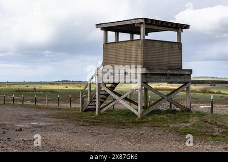 Postes d'observation militaire près du village d'Imber sur le terrain d'entraînement militaire du Ministère de la Défense, plaine de Salisbury, Wiltshire, Angleterre, Royaume-Uni Banque D'Images