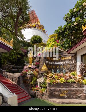 Une photo du panneau au Wat Saket Ratchaworamahawihan, ou Mont d'Or. Banque D'Images