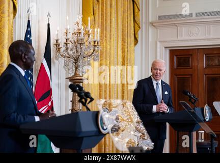 Washington, DC, États-Unis. 23 mai 2024. Le président AMÉRICAIN Joe Biden parle lors d'une conférence de presse avec William Ruto, président du Kenya, lors d'une visite d'État dans la salle est de la Maison Blanche à Washington, DC, États-Unis, le jeudi 23 mai, 2024. un président américain accueille une visite d'État pour un dirigeant africain pour la première fois en 16 ans, alors que la plus grande économie du monde lutte pour renforcer son influence sur un continent forgeant des relations plus étroites au-delà des principaux concurrents de Washington, la Chine et la Russie. Photographe : Al Drago/Pool/Sipa USA crédit : Sipa USA/Alamy Live News Banque D'Images