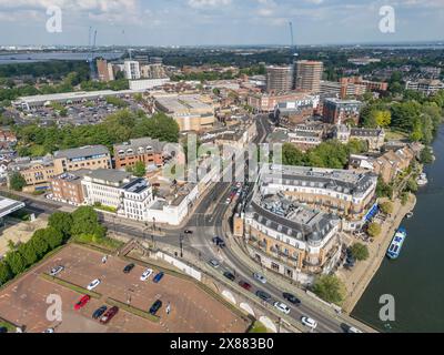 Vue aérienne du pont de Staines, Staines upon Thames, Royaume-Uni. Banque D'Images