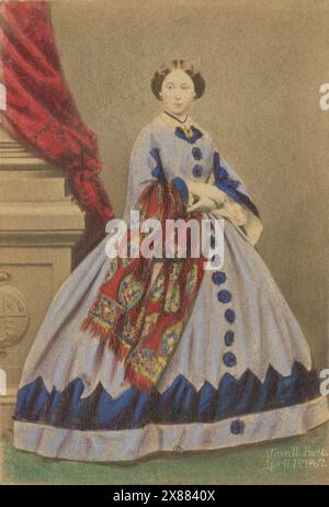 Antique 1862 carte de visite teintée à la main photographie, Princesse Alice (1843-1878). Elle a été grande-duchesse de Hesse et du Rhin de 1877 jusqu'à sa mort en 1878 en tant qu'épouse du grand-duc Louis IV. SOURCE : ORIGINAL CDV Banque D'Images