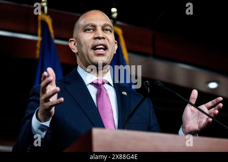 Washington, États-Unis. 23 mai 2024. Le représentant américain Hakeem Jeffries (d-NY) s'exprimant lors d'une conférence de presse au Capitole des États-Unis. Crédit : SOPA images Limited/Alamy Live News Banque D'Images