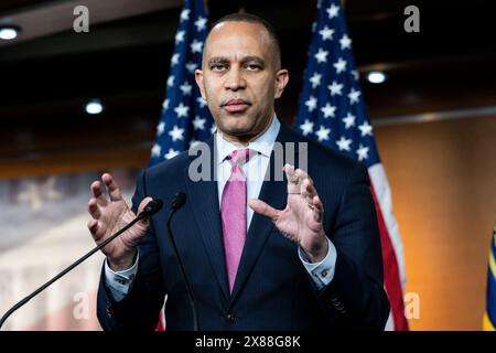 Washington, États-Unis. 23 mai 2024. Le représentant américain Hakeem Jeffries (d-NY) s'exprimant lors d'une conférence de presse au Capitole des États-Unis. (Photo de Michael Brochstein/Sipa USA) crédit : Sipa USA/Alamy Live News Banque D'Images