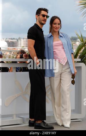 CANNES, FRANCE - 23 MAI : Pierre Niney et Anais Demoustier assistent à l'appel photo 'le Comte de Monte Cristo' lors du 77e Festival de Cannes au Palais des Festivals le 23 mai 2024 à Cannes, France. CAP/GOL ©GOL/Capital Pictures Banque D'Images