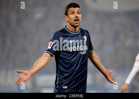 Bochum, Deutschland, 1. Fußball - BL, relégation, Hinspiel VFL Bochum : Fortuna Düsseldorf 0-3 AM 23 05. 2024 im Vonovia Ruhrstadion in Bochum Anthony LOSILLA (VFL) Foto : Norbert Schmidt, Düsseldorf Banque D'Images