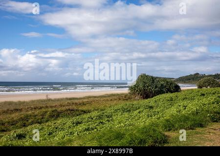 Lennox dirigez-vous sur la côte est de la Nouvelle-Galles du Sud et sur la plage de Seven Mile Beach lors de la glorieuse journée ensoleillée d'automne en 2024, sur la côte australienne. Banque D'Images