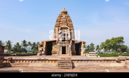 INDE, KARNATAKA, Bagalkot, novembre 2023, touriste à Sri Sangameshwara Gudi, Temple du VIIIe siècle, Pattadakal Banque D'Images