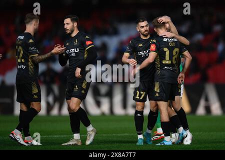 MELBOURNE, AUSTRALIE. 24 mai 2024. Photo : Benjamin Garuccio, défenseur du Western United FC, félicite Ben Old, milieu de terrain de Wellington Phoenix, après avoir marqué le premier but du match lors de la Global Football week, amical entre le club anglais Newcastle United et l'australienne ALeague Allstars au Marvel Stadium de Melbourne, en Australie. Crédit : Karl Phillipson/Alamy Live News Banque D'Images