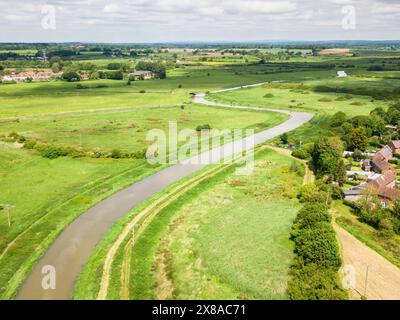 vue aérienne de la rivière adur à la beeding supérieure dans l'ouest du sussex Banque D'Images