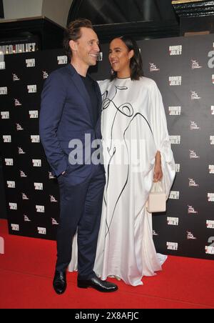 Tom Hiddleston et Zawe Ashton lors de la soirée presse "Roméo et Juliette", Duke of York's Theatre, St Martin's Lane, le jeudi 23 mai 2024 à Londres, Angleterre, Royaume-Uni. CAP/CAN ©CAN/Capital Pictures Banque D'Images