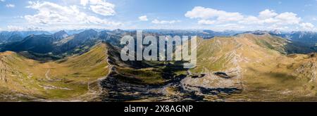 Panorama alpin, crête principale du Carnic, vue sur les Dolomites de Sesto, sentier du Carnic, Alpes Carniques, Carinthie, Autriche, Europe Banque D'Images