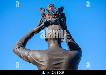 Stratford-upon-Avon, Royaume-Uni - 12 février 2024 : Prince Hal et la couronne royale - une partie du monument Gower à Stratford-upon-Avon, Royaume-Uni, dédié à William Banque D'Images