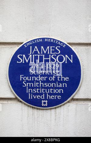 Londres, Royaume-Uni - 18 mars 2024 : une plaque bleue sur Bentinck Street à Londres, marquant où le scientifique et fondateur de la Smithsonian institution - James S. Banque D'Images