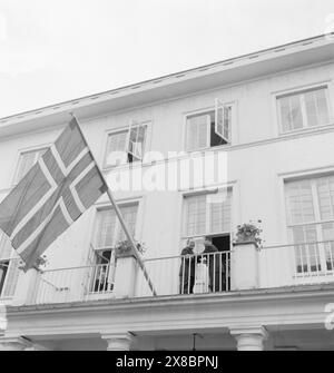 Current 37- 1959 : voiles de mariée sous les feux de la rampe. Le samedi 22 août, le monde s’appelait Søgne. Puis Anne Marie Rasmussen a épousé Steven C. Rockefeller en présence de la presse mondiale. Photo : Aage Storløkken et Sverre A. Børretzen / Aktuell / NTB ***la photo n'est pas traitée*** le texte de cette image est traduit automatiquement Banque D'Images