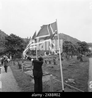 Current 37- 1959 : voiles de mariée sous les feux de la rampe. Le samedi 22 août, le monde s’appelait Søgne. Puis Anne Marie Rasmussen a épousé Steven C. Rockefeller en présence de la presse mondiale. Photo : Aage Storløkken et Sverre A. Børretzen / Aktuell / NTB ***la photo n'est pas traitée*** le texte de cette image est traduit automatiquement Banque D'Images