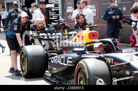 Monaco, France. 24 mai 2024. © PHOTOPQR/NICE MATIN/Jean François Ottonello ; Monaco ; 24/05/2024 ; 81e Grand Prix de Monaco 2024 - Pitlane - Siya Kolisi, rugbyman crédit : MAXPPP/Alamy Live News Banque D'Images