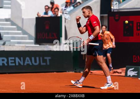 Hamad MEDJEDOVIC (SRB) lors du tournoi de tennis Roland-Garros 2024, ATP et WTA Grand Chelem le 23 mai 2024 au stade Roland-Garros à Paris Banque D'Images