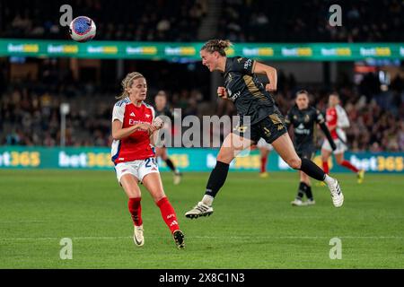 Melbourne, Australie. 24 mai 2024. Melbourne, Australie, 24 mai 2024 : Kayla Morrison (18 A-League Women All-Stars) efface le ballon de Cloe Lacasse (24 Arsenal) lors du match amical de la semaine mondiale du football entre les A-League Women All-Stars et Arsenal au Marvel Stadium de Melbourne, Australie. (NOE Llamas/SPP) crédit : photo de presse sportive SPP. /Alamy Live News Banque D'Images