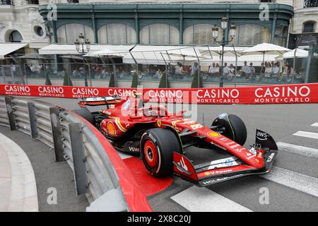 Monte Carlo, Principauté de Monaco. 24 mai 2024. Grand Prix de formule 1 de Monaco au circuit de Monaco à Monte Carlo. Photo : #55 Carlos Sainz (SPA) de la Scuderia Ferrari dans Ferrari SF-24 lors de la première séance d'essais © Piotr Zajac/Alamy Live News Banque D'Images