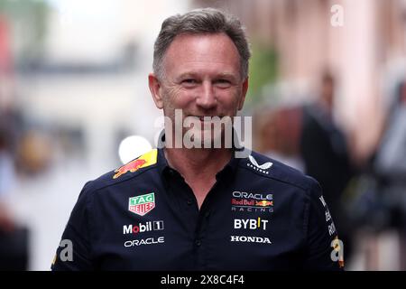 Monaco, Monaco. 24 mai 2024. Christian Horner, directeur de l'équipe Red Bull Racing regarde dans le paddock avant les essais libres 1 avant le Grand Prix de F1 de Monaco sur le circuit de Monaco le 24 mai 2024 à Monte-Carlo, Monaco. Crédit : Marco Canoniero/Alamy Live News Banque D'Images