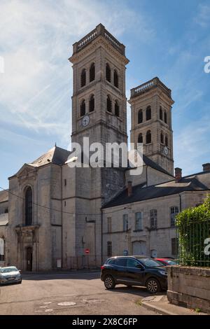 Verdun, France - 24 juin 2020 : Cathédrale notre-Dame de Verdun est une église catholique romaine située au sommet d'une colline dans le O. Banque D'Images