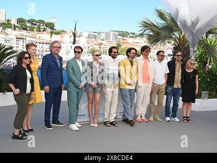 Amy Baer, Julianne Forde, Martin Donovan, Gabriel Sherman, Maria Bakalova, Ali Abbasi, Sebastian Stan, Louis Tisné, Jacob Jarek, Daniel Bekerman, Ruth Treacy Photocall du film 'The Apprentice' 77e Festival de Cannes 21 mai 2024 crédit:Jacky Godard/Photo12 Banque D'Images