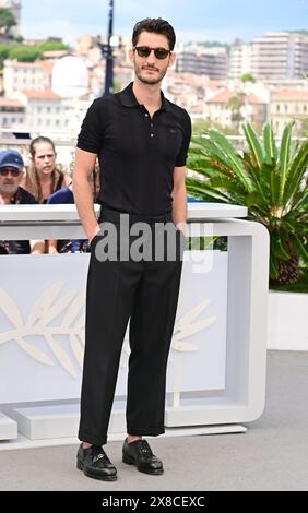 Pierre Niney (in Lacoste) Photocall du film 'le comte de Monte-Cristo' ('le comte de Monte-Cristo') 77e Festival de Cannes 23 mai 2024 crédit:Jacky Godard/Photo12 Banque D'Images