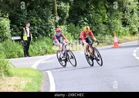 24 mai 2024. Rebecca Koerner (Uno-X Mobility) portera le maillot Queen of the Mountains après avoir remporté un maximum de neuf points dans la compétition lors de l'étape d'aujourd'hui après avoir fait partie de l'échappée principale de la journée aux côtés de Lea Lin Teutenberg (Ceratizit - WNT Pro Cycling Team). Ils sont pris lors des derniers kms de la course après une pause fr la majeure partie de la journée. Étape 1 de l'UCI Women's WorldTour Ford RideLondon classique à Colchester. Étape de 159 km, qui a commencé à Saffron Walden. Crédit : Peter Goding/Alamy Live News Banque D'Images