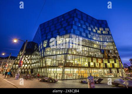 Universitätsbibliothek, Albert-Ludwigs-Universität, Platz der Universität, Freiburg im Breisgau, Bade-Württemberg, Deutschland *** Bibliothèque universitaire, Université Albert Ludwigs, Platz der Universität, Freiburg im Breisgau, Baden Württemberg, Allemagne Banque D'Images