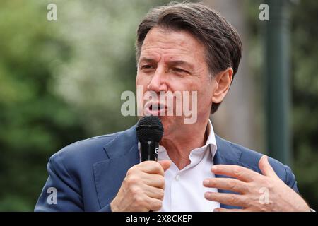 Aversa, Italie, 24 mai 2024. Giuseppe Conte, leader du parti Movimento 5 Stelle, lors d'une réunion politique pour les élections politiques européennes de 2024 et pour les élections du maire d'Aversa. Banque D'Images